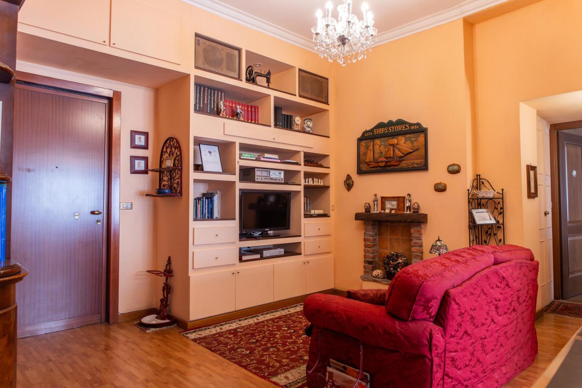 Duomo Walking Distance Elegant Flat With View — Photos 3