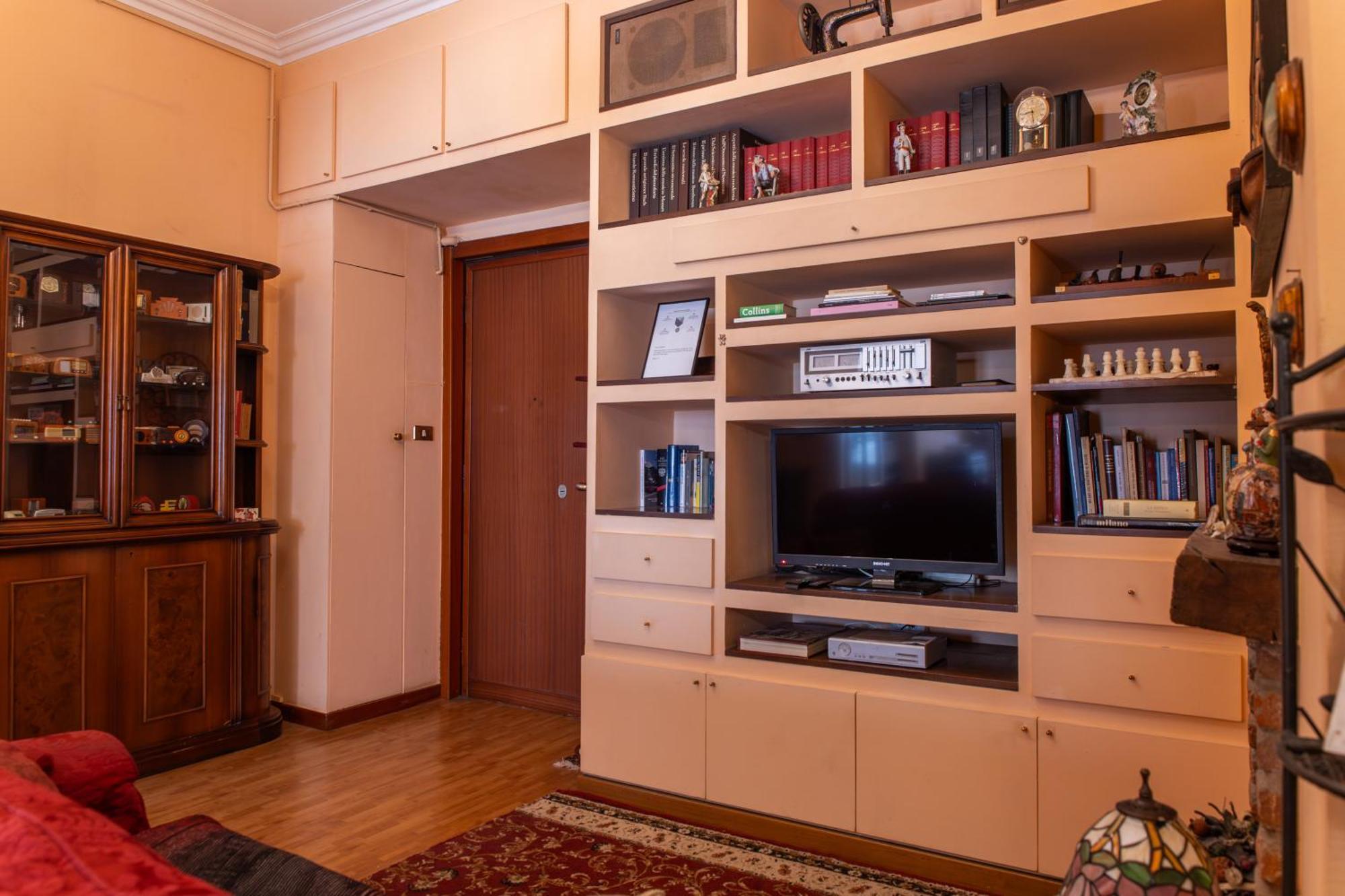 Duomo Walking Distance Elegant Flat With View — Photos 2